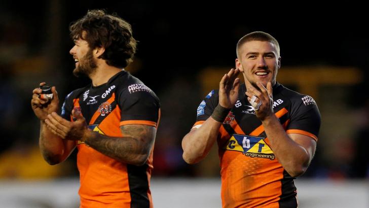 Castleford Tigers' Greg Minikin (right) celebrates 